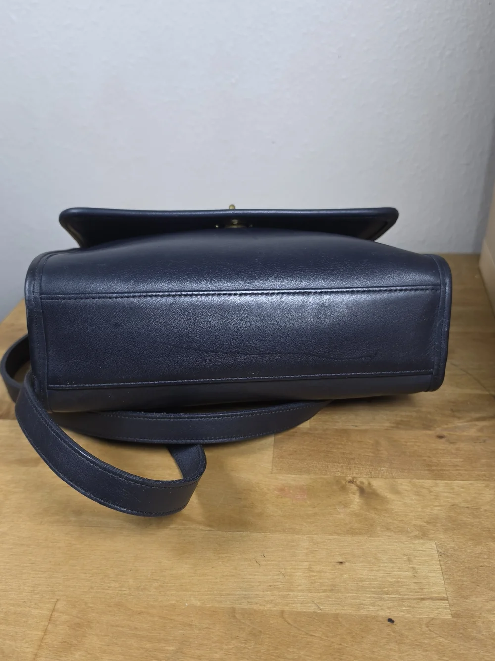 Coach exceptional vintage